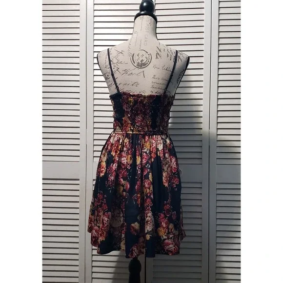 Band Of Gypsies Bustier Dress Women's Small Black Floral Strappy Smocked Bodice - Picture 4 of 9